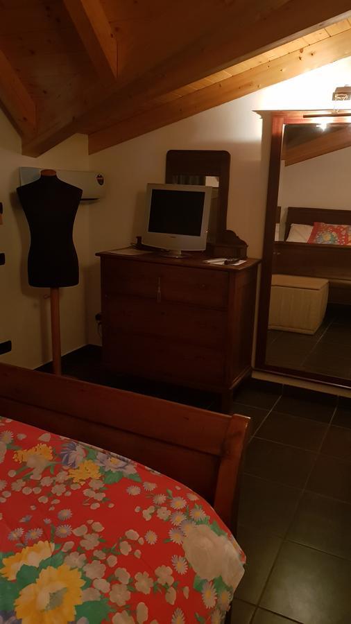 B&B Benessere La Casa Nera Брено Экстерьер фото