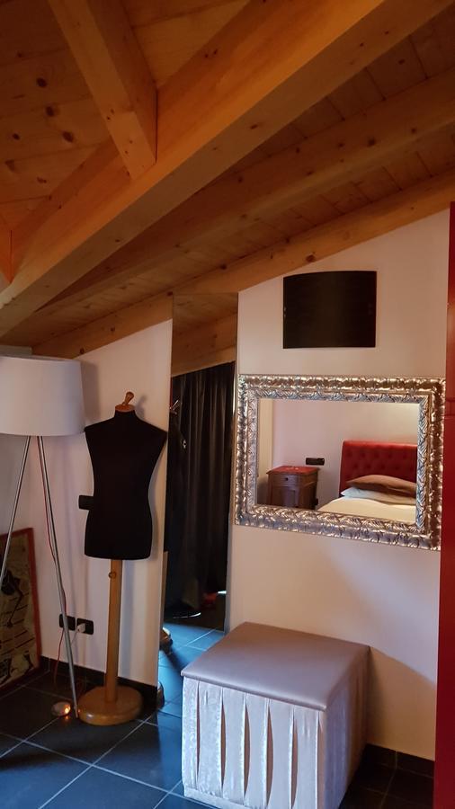 B&B Benessere La Casa Nera Брено Экстерьер фото